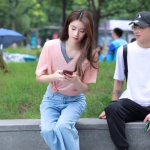 小哥害怕小姐姐,小姐姐的魅力无法抵挡