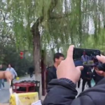 网红买切糕,揭秘传统美食背后的故事
